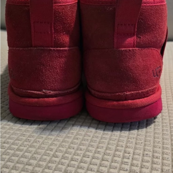 UGG Kids Red Slippers - Picture 3 of 15